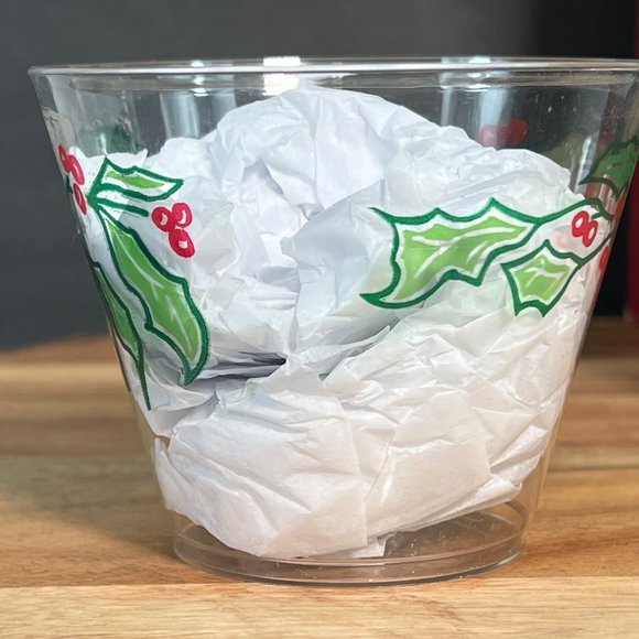 Hefty Holiday Tumblers Crystal Plastic Open Box 16 Cups 1981 Vintage Christmas - Picture 3 of 8